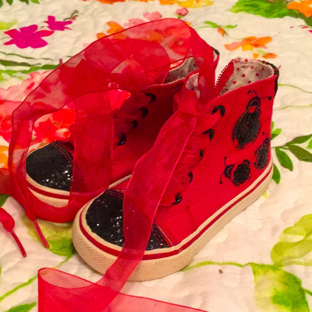 8/15 Infant size 6m lady bug sequin high tops